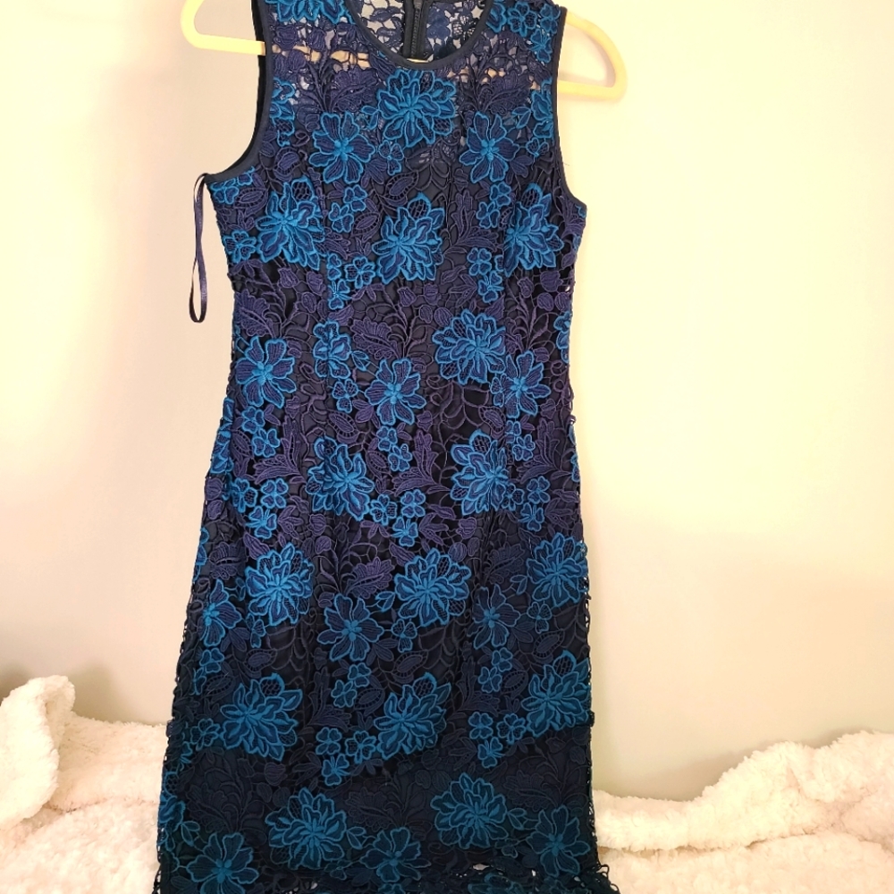 WHBM - NWOT blue, floral, lace, fitted dress. Size 2